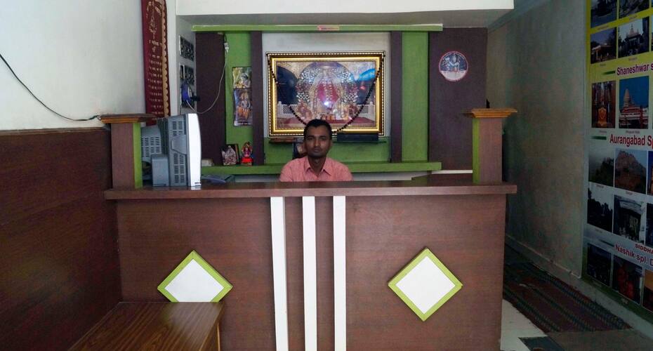 Sai Vishnu Guest House, Shirdi 4